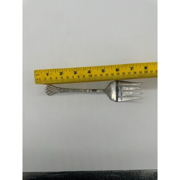 Oneida Stainless Steel Fork Rembrandt Distinction Pattern Single Fork - Picture 3 of 5